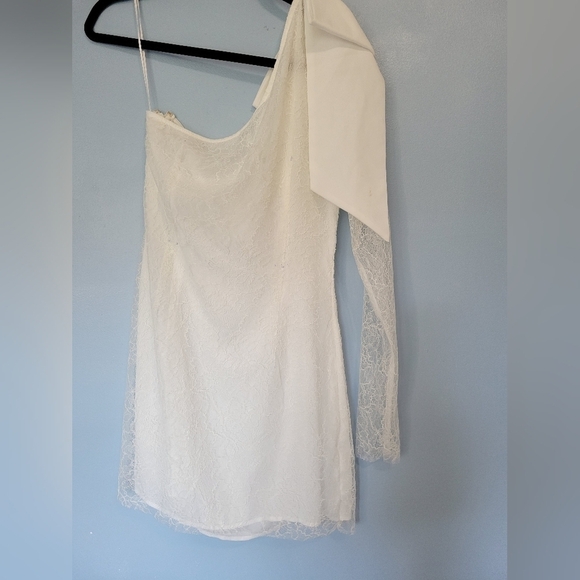 Lovers and Friends Hollyn Lace Bow One Shoulder Mini Dress White Large - Picture 3 of 16